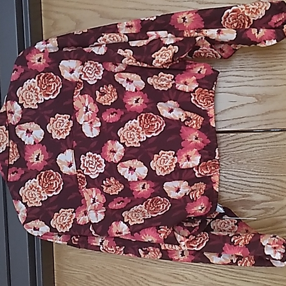 FOREVER 21 CONTEMPORARY FLORAL BLOUSE SZ S - Picture 7 of 12